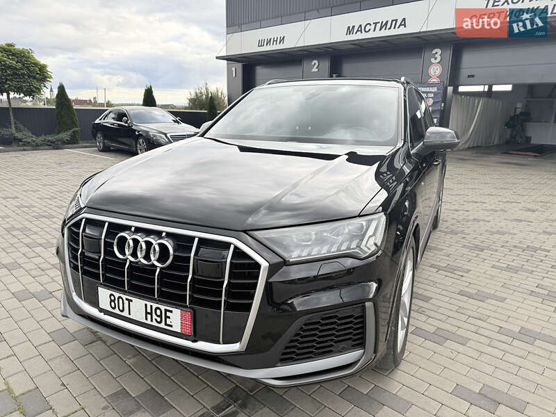 Позашляховик / Кросовер Audi Q7 2019 в Хусті