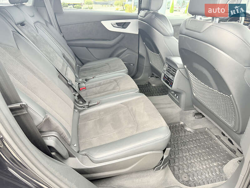 Позашляховик / Кросовер Audi Q7 2019 в Хусті