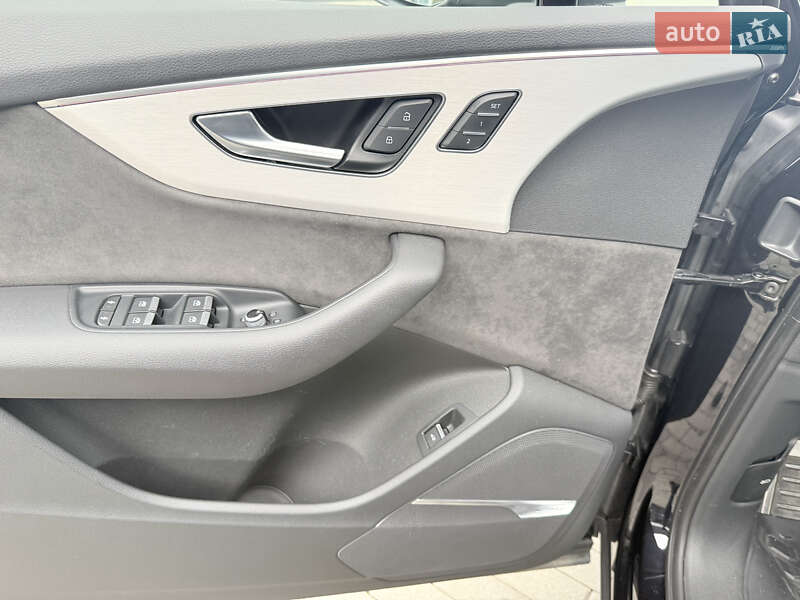 Позашляховик / Кросовер Audi Q7 2019 в Хусті