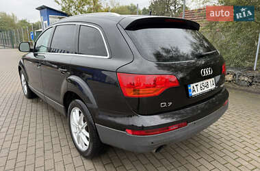 Позашляховик / Кросовер Audi Q7 2006 в 