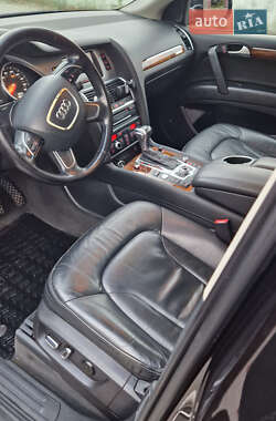 Позашляховик / Кросовер Audi Q7 2015 в 