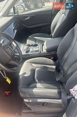 Внедорожник / Кроссовер Audi Q7 2020 в 
