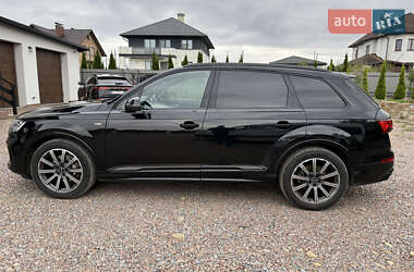 Внедорожник / Кроссовер Audi Q7 2021 в 