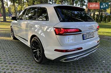 Внедорожник / Кроссовер Audi Q7 2023 в 