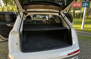 Внедорожник / Кроссовер Audi Q7 2023 в 