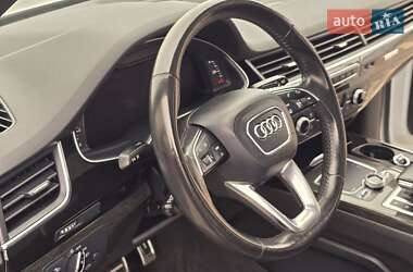 Внедорожник / Кроссовер Audi Q7 2017 в 