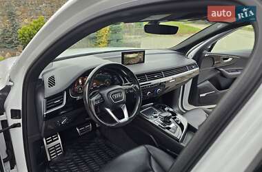 Внедорожник / Кроссовер Audi Q7 2017 в 