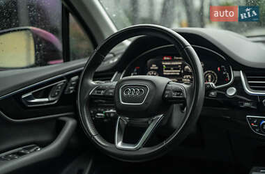 Внедорожник / Кроссовер Audi Q7 2017 в 