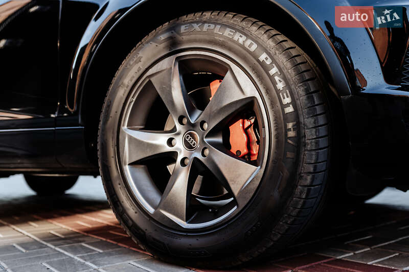 Позашляховик / Кросовер Audi Q7 2010 в Дніпрі