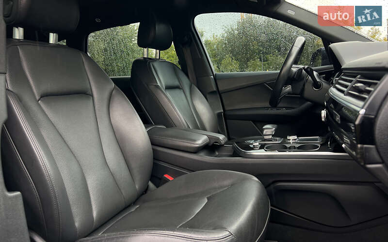 Позашляховик / Кросовер Audi Q7 2017 в Львові