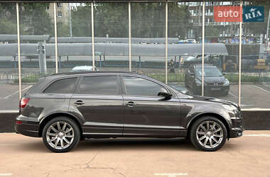 Внедорожник / Кроссовер Audi Q7 2015 в 