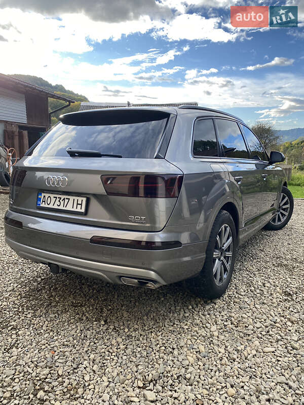 Позашляховик / Кросовер Audi Q7 2016 в Тячеві