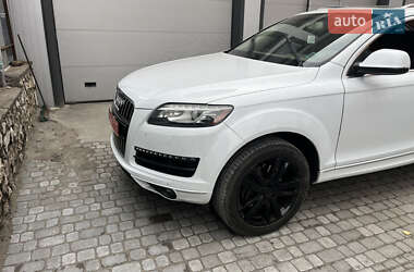 Позашляховик / Кросовер Audi Q7 2015 в 