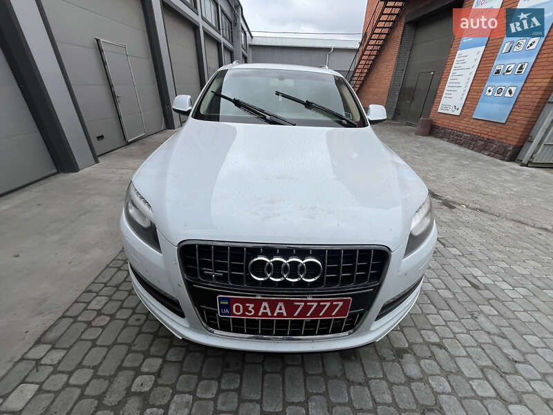 Позашляховик / Кросовер Audi Q7 2015 в Тернополі