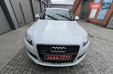 Позашляховик / Кросовер Audi Q7 2015 в 