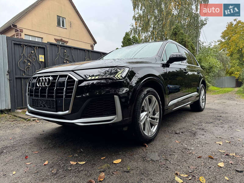Внедорожник / Кроссовер Audi Q7 2020 в Киеве