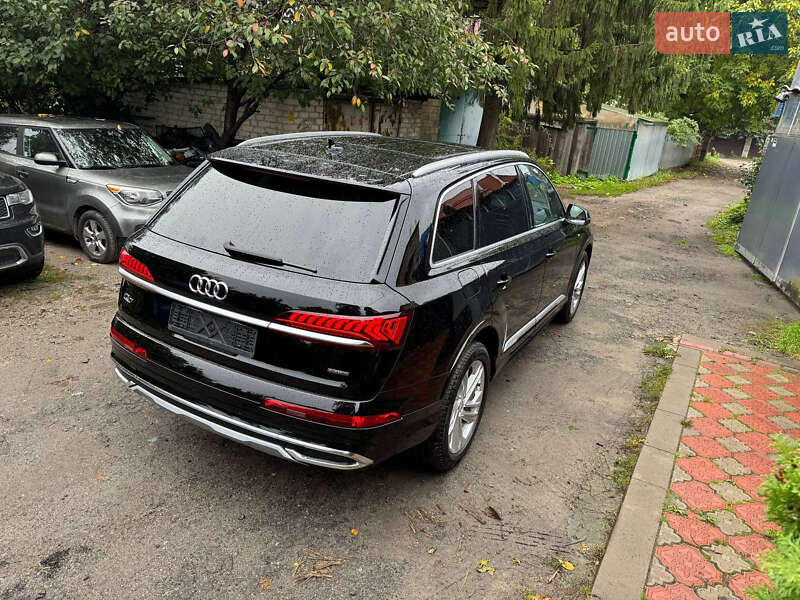 Внедорожник / Кроссовер Audi Q7 2020 в Киеве