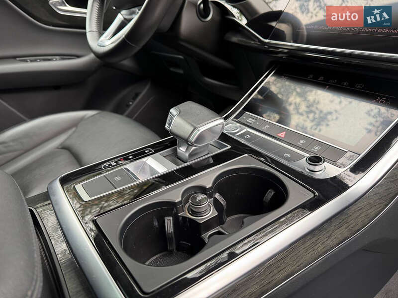 Внедорожник / Кроссовер Audi Q7 2020 в Киеве