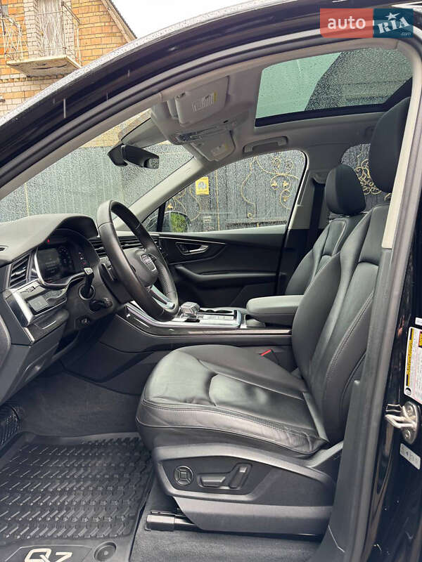 Внедорожник / Кроссовер Audi Q7 2020 в Киеве