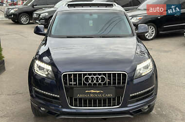Внедорожник / Кроссовер Audi Q7 2012 в 