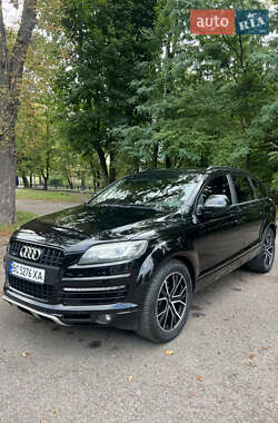 Позашляховик / Кросовер Audi Q7 2007 в 
