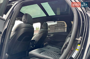 Внедорожник / Кроссовер Audi Q7 2017 в 