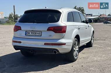 Внедорожник / Кроссовер Audi Q7 2011 в 