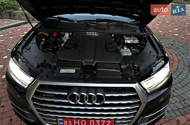 Внедорожник / Кроссовер Audi Q7 2018 в 