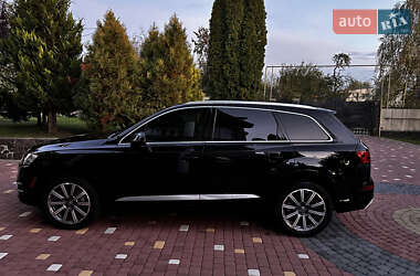 Внедорожник / Кроссовер Audi Q7 2018 в 