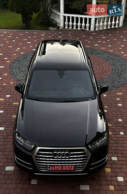 Внедорожник / Кроссовер Audi Q7 2018 в 