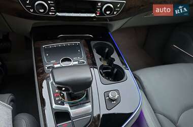 Внедорожник / Кроссовер Audi Q7 2019 в 