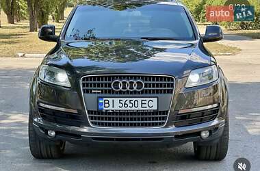 Позашляховик / Кросовер Audi Q7 2007 в 