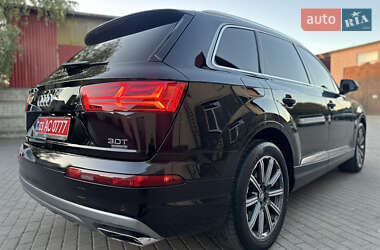 Позашляховик / Кросовер Audi Q7 2017 в 