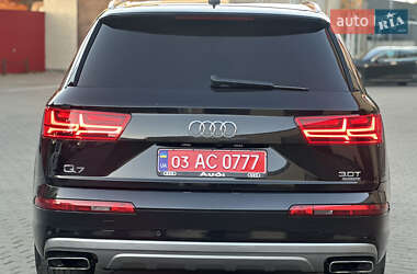 Позашляховик / Кросовер Audi Q7 2017 в 