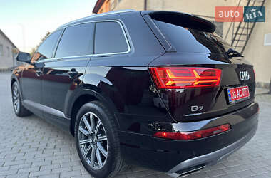 Позашляховик / Кросовер Audi Q7 2017 в 