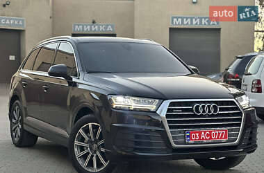 Позашляховик / Кросовер Audi Q7 2017 в 