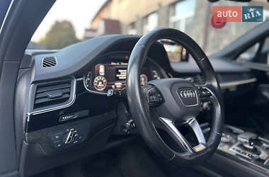 Позашляховик / Кросовер Audi Q7 2017 в 