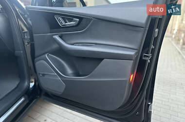 Позашляховик / Кросовер Audi Q7 2017 в 