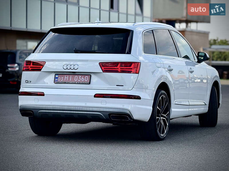 Позашляховик / Кросовер Audi Q7 2017 в Києві
