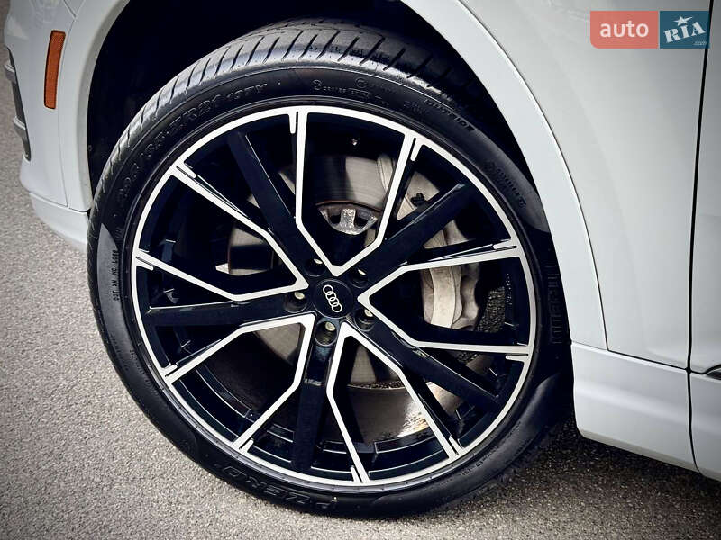 Позашляховик / Кросовер Audi Q7 2017 в Києві