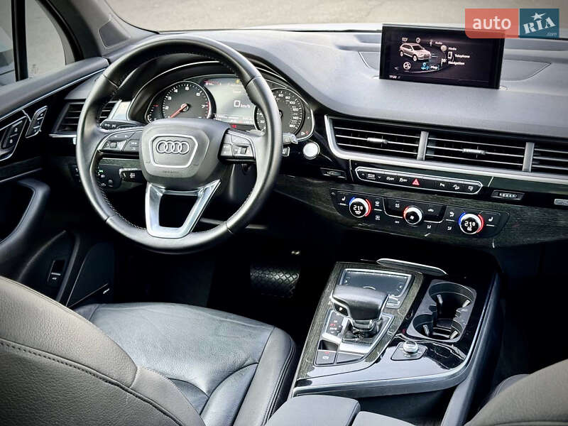 Позашляховик / Кросовер Audi Q7 2017 в Києві