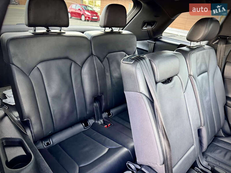Позашляховик / Кросовер Audi Q7 2017 в Києві