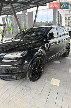 Внедорожник / Кроссовер Audi Q7 2012 в 