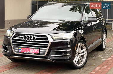 Внедорожник / Кроссовер Audi Q7 2016 в 