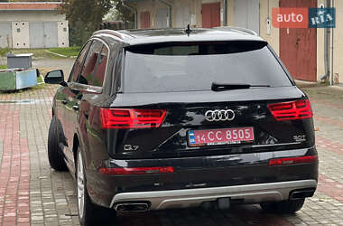 Внедорожник / Кроссовер Audi Q7 2016 в 