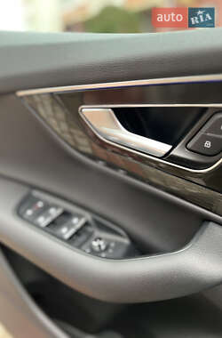 Внедорожник / Кроссовер Audi Q7 2016 в 