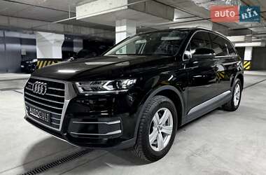 Внедорожник / Кроссовер Audi Q7 2016 в 