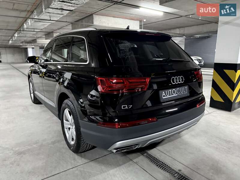 Внедорожник / Кроссовер Audi Q7 2016 в Днепре
