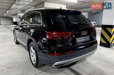 Внедорожник / Кроссовер Audi Q7 2016 в 