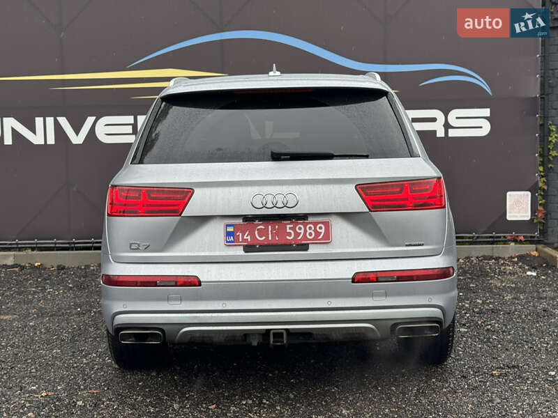 Позашляховик / Кросовер Audi Q7 2017 в Києві